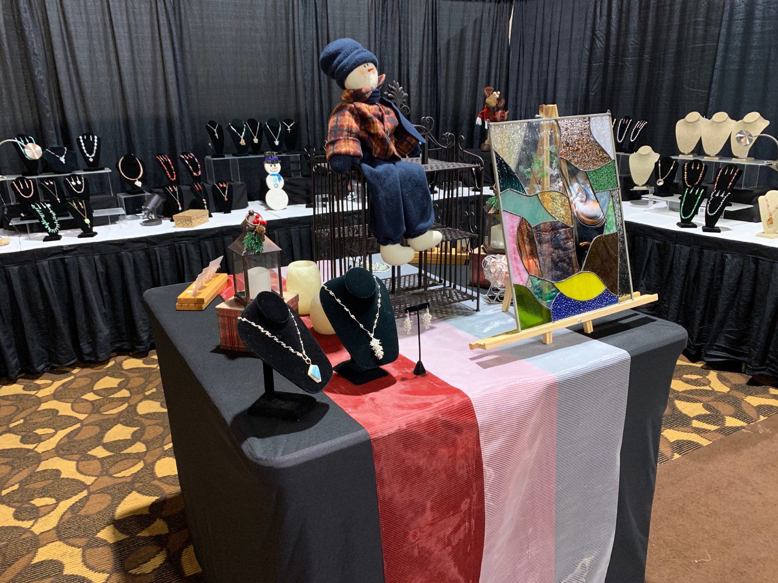 Fine Arts & Crafts Holiday Showcase features hometown artist and their unique gifts